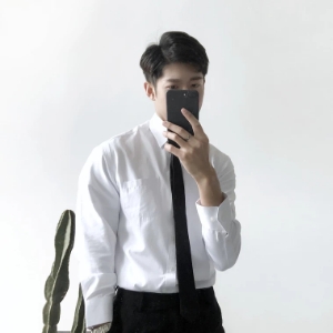 黄曼铭